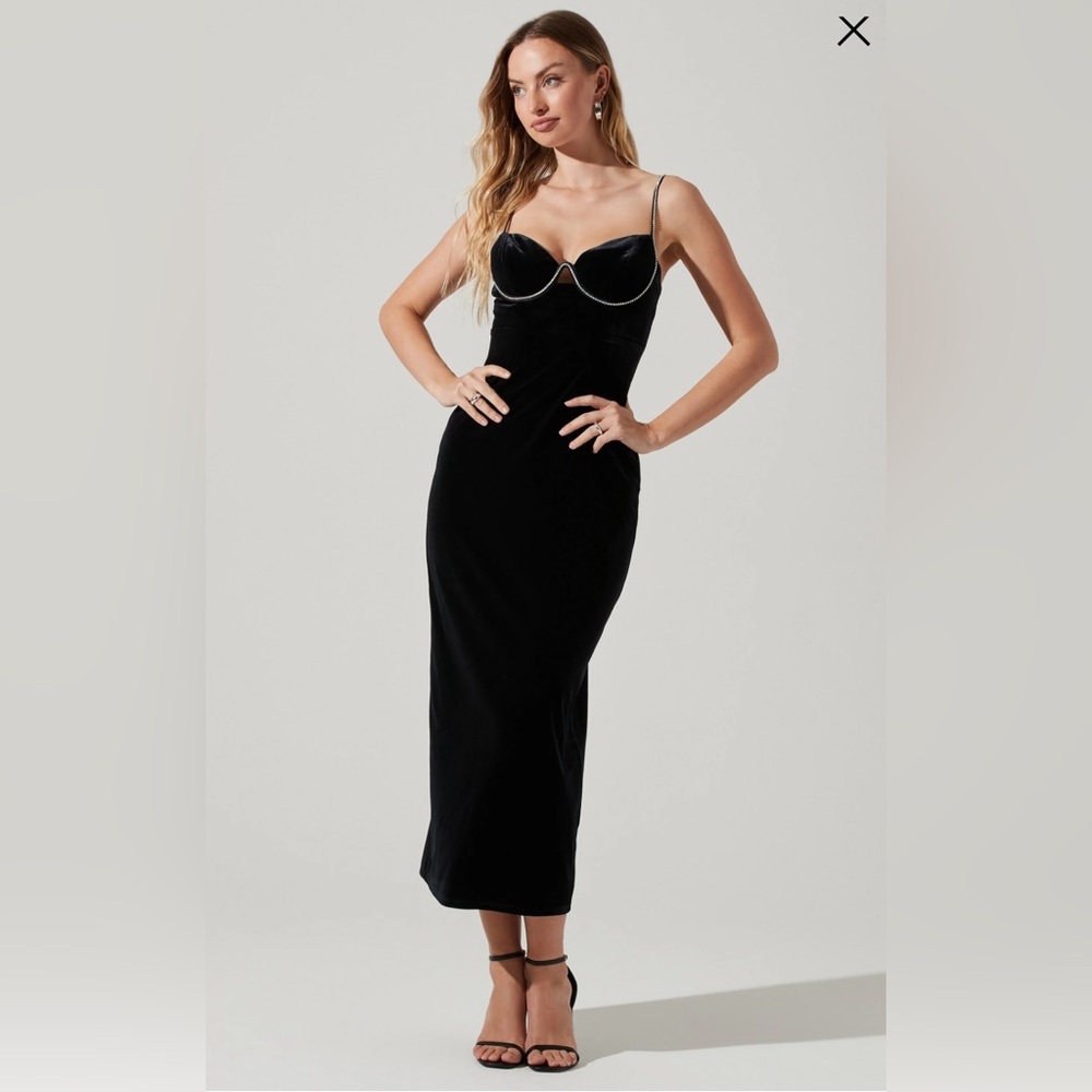 NWT ASTR Black Velvet Midi Dress